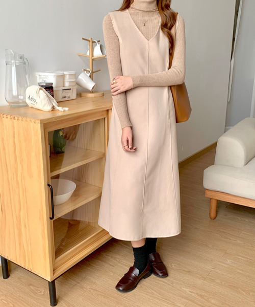 emi+（エミプラス）の「ノースリーブフレアワンピース（ジャンパースカート・レディース・ベージュ/ピンクベージュ/ブラウン/ブラック/グレー・FREE）」の22枚目の写真