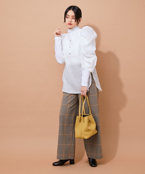 ADAM ET ROPE'（アダムエロペ）の「ラウンドヒールレザーショート