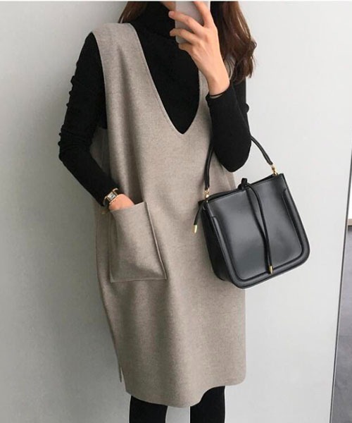 Chaco closet（チャコ クローゼット）の「フェイクウールノースリーブVネックワンピース（ワンピース・レディース・ブラック/グレー/ブルー/グリーン・M/L/XL）」の2枚目の写真