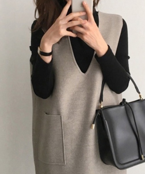 Chaco closet（チャコ クローゼット）の「フェイクウールノースリーブVネックワンピース（ワンピース・レディース・ブラック/グレー/ブルー/グリーン・M/L/XL）」の6枚目の写真