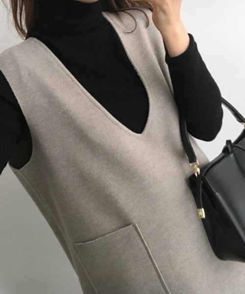 Chaco closet（チャコ クローゼット）の「フェイクウールノースリーブVネックワンピース（ワンピース・レディース・ブラック/グレー/ブルー/グリーン・M/L/XL）」の7枚目の写真