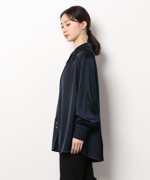Avvenente(アベネンテ)の「【Avvenente】マットサテンシャツ(シャツ/ブラウス・レディース・ネイビー/ベージュ・FREE)」の22枚目の写真