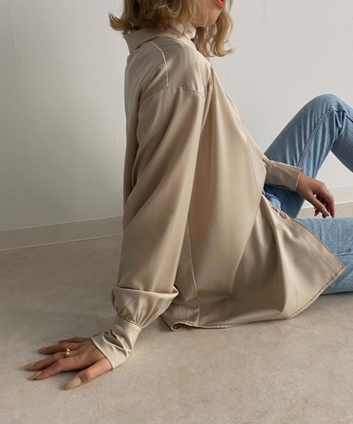 Avvenente(アベネンテ)の「【Avvenente】マットサテンシャツ(シャツ/ブラウス・レディース・ネイビー/ベージュ・FREE)」の14枚目の写真