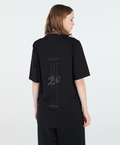 Y-3（ワイスリー）の「U CH1 COMMERATIVE SS TEE（Tシャツ/カットソー・メンズ・ブラック・MEDIUM/LARGE/X-LARGE/XX-LARGE/X-SMALL/XX-SMALL/SMALL）」の2枚目の写真