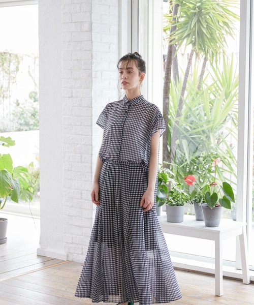 INED CLARO(イネドクラロ)の「シアーギンガムチェックフレアスカート【セットアップ対応】(スカート・レディース・ブラック/レッド/ネイビー・フリー)」の11枚目の写真