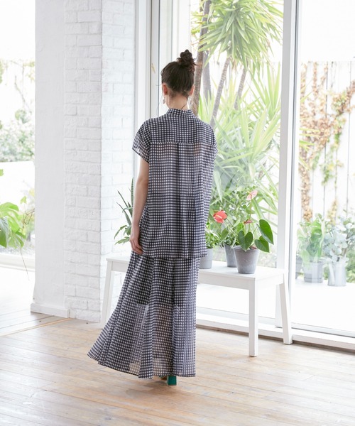 INED CLARO(イネドクラロ)の「シアーギンガムチェックフレアスカート【セットアップ対応】(スカート・レディース・ブラック/レッド/ネイビー・フリー)」の21枚目の写真