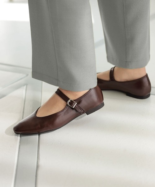 DONOBAN（ドノバン）の「ストラップパンプス（パンプス・レディース・ブラック/ブラウン/アイボリー・22.5cm/23.5cm/24.5cm）」の3枚目の写真