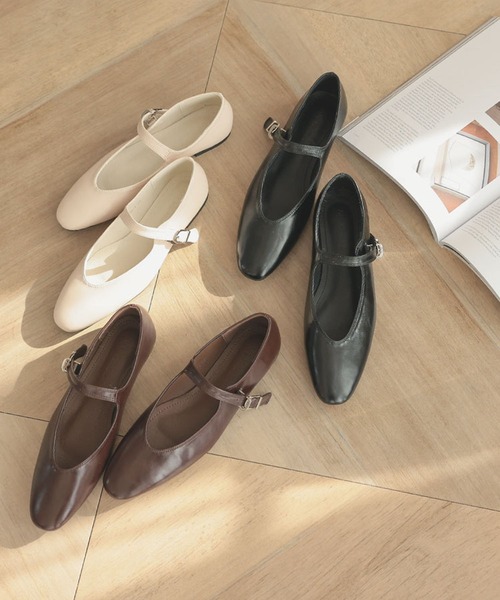 DONOBAN（ドノバン）の「ストラップパンプス（パンプス・レディース・ブラック/ブラウン/アイボリー・22.5cm/23.5cm/24.5cm）」の4枚目の写真