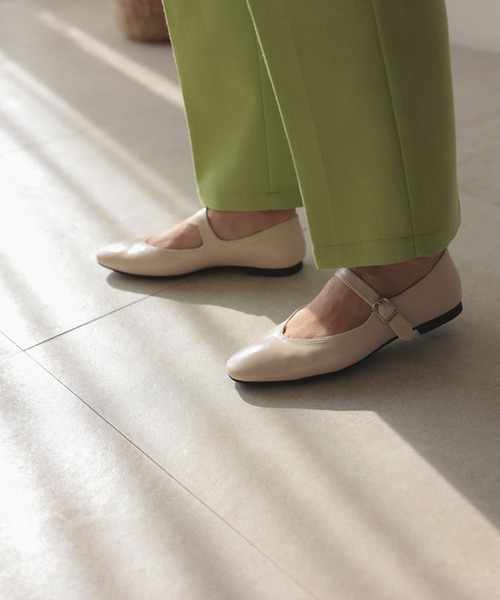 DONOBAN（ドノバン）の「ストラップパンプス（パンプス・レディース・ブラック/ブラウン/アイボリー・22.5cm/23.5cm/24.5cm）」の8枚目の写真