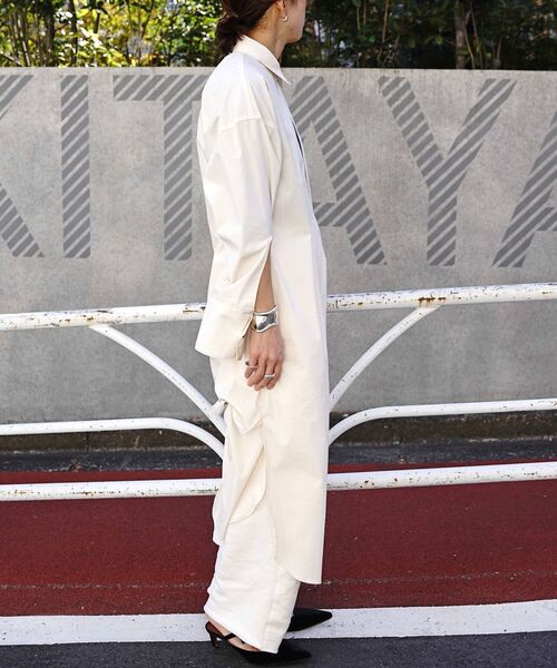 Toironier(トワロニエ)の「Toironier(トワロニエ ) シャツワンピース(ワンピース・レディース・ホワイト・FREE)」の2枚目の写真