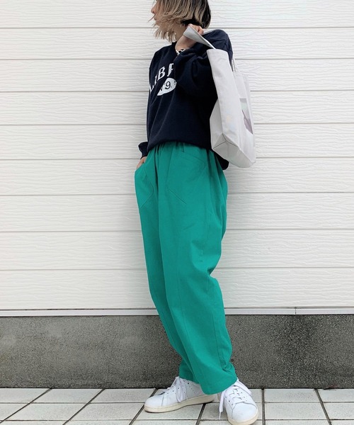 Q（キュー）の「シェフパンツ（チノパンツ・レディース・ベージュ/グリーン・MEDIUM）」の6枚目の写真