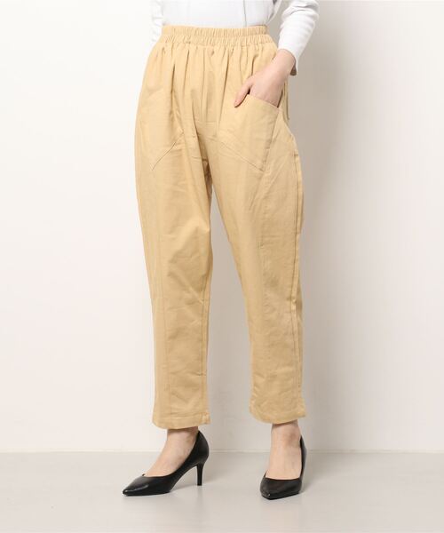 Q（キュー）の「シェフパンツ（チノパンツ・レディース・ベージュ/グリーン・MEDIUM）」の9枚目の写真