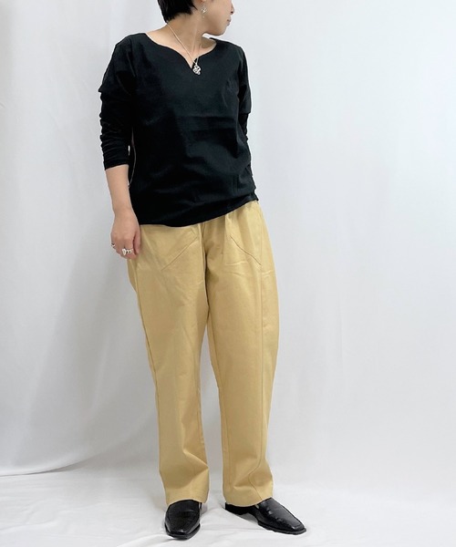 Q（キュー）の「シェフパンツ（チノパンツ・レディース・ベージュ/グリーン・MEDIUM）」の11枚目の写真