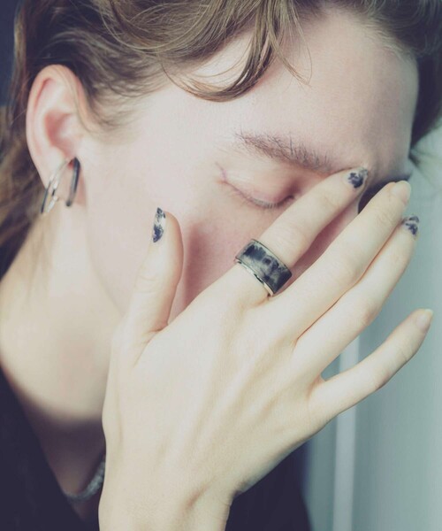 and cloud(アンドクラウド)の「Haze Marble Set Ring(リング・レディース・ネイビー/グレー・15号/13号/17号/11号)」の8枚目の写真