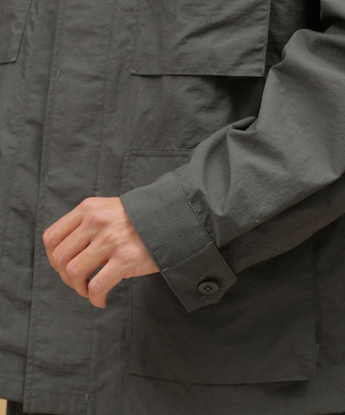 NANO universe（ナノユニバース）の「LB.03/ナイロンBDU ジャケット（ミリタリージャケット・メンズ・ネイビー/グレー・M/L/S）」の9枚目の写真