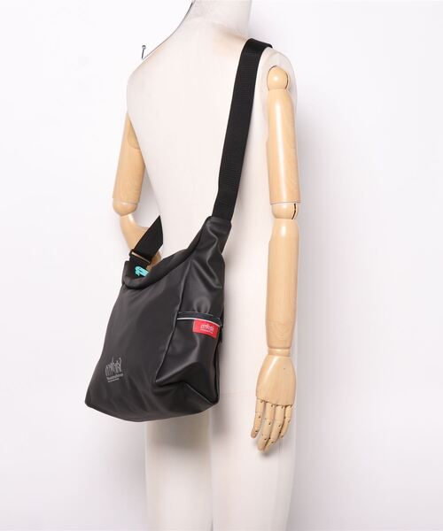 Manhattan Portage（マンハッタンポーテージ）の「【Manhattan Portage/マンハッタンポーテージ】 NAUGHTIAM別注 ショルダーバッグ（ショルダーバッグ・レディース・ブラック・FREE）」の3枚目の写真