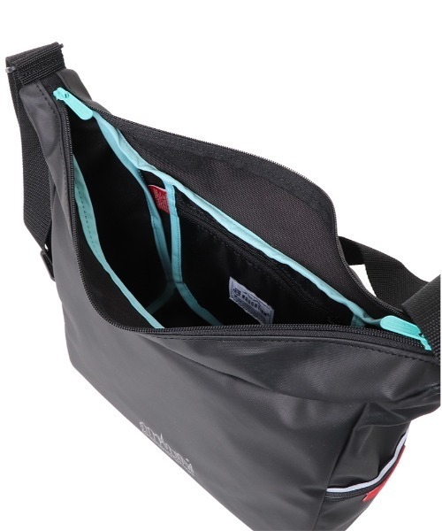 Manhattan Portage（マンハッタンポーテージ）の「【Manhattan Portage/マンハッタンポーテージ】 NAUGHTIAM別注 ショルダーバッグ（ショルダーバッグ・レディース・ブラック・FREE）」の7枚目の写真