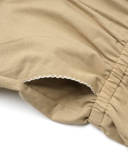 BREEZE（ブリーズ）の「フリルサロペット（サロペット/オーバーオール・キッズ・ベージュ/ブラック・100/80/120/130/110/140/90）」の17枚目の写真