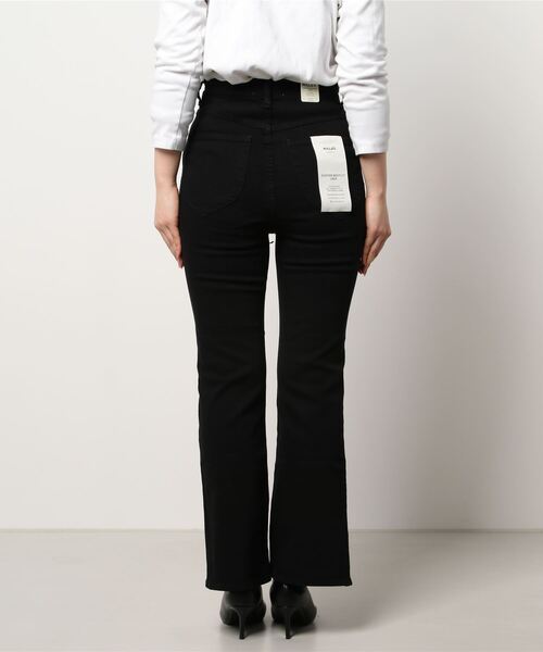 ROLLA'S（ローラス）の「【ROLLA'S】DUSTERS BOOTCUT CROP GALACTIC BLACK（デニムパンツ・レディース・ブラック・2/3/1）」の2枚目の写真