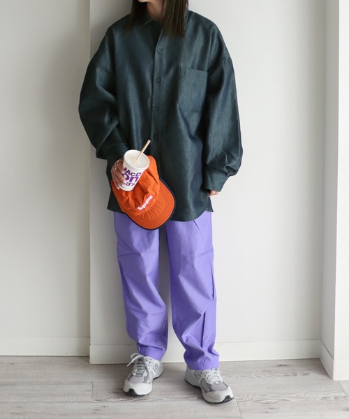 COURO（コウロ）の「オーバーサイズデニムシャツ（シャツ/ブラウス・レディース・ブルー/ネイビー・M/L）」の4枚目の写真