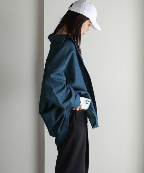 COURO（コウロ）の「オーバーサイズデニムシャツ（シャツ/ブラウス・レディース・ブルー/ネイビー・M/L）」の5枚目の写真