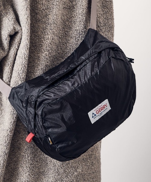 MASSIVE STORE(マッシブストア)の「【GERRY/ジェリー】POKETABLE ショルダーバック(ショルダーバッグ・メンズ・ブラック/オレンジ/ブルー/グリーン・FREE)」の10枚目の写真