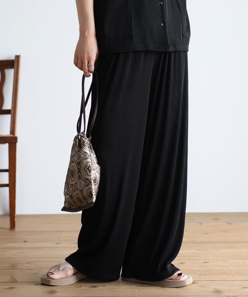 ap retro(アプレトロ)の「プリーツワイドパンツ(その他パンツ・レディース・ホワイト×ブラック/アイボリー/ブラック・FREE)」の3枚目の写真