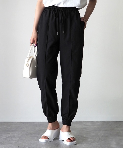 Riberry(リベリー)の「ナイロンジョガーパンツ(その他パンツ・レディース・グリーン/ブラック/グレイッシュベージュ・MEDIUM)」の15枚目の写真