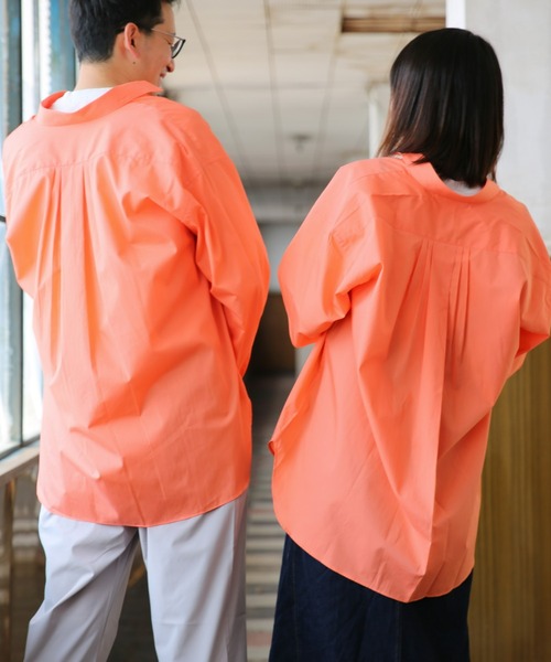 BRICK & SONS(ブリックアンドサンズ)の「リラックスバックプリーツシャツ<サーモンピンク>(シャツ/ブラウス・メンズ・サーモンピンク・LL/S/M/L)」の3枚目の写真