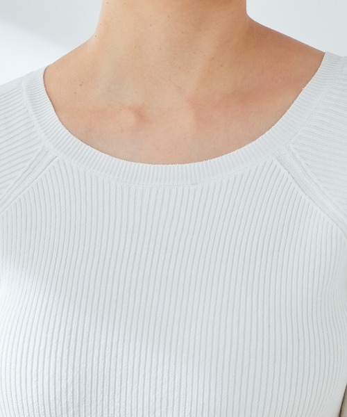natural couture(ナチュラルクチュール)の「パールをあしらった上品で垢抜けな一枚 パール釦スリットあきリブニット(ニット/セーター・レディース・オフホワイト/グレー/サックスブルー/ピンク/ネイビー/その他1・FREE)」の11枚目の写真