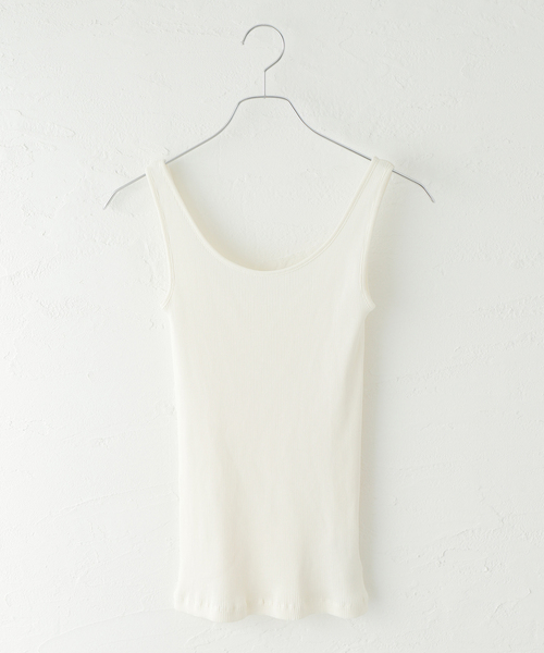 Spick & Span（スピックアンドスパン）の「≪追加≫シルクコットンリブ2WAYタンク（タンクトップ・レディース・ホワイト/ブラック/ベージュ/カーキ・FREE）」の2枚目の写真