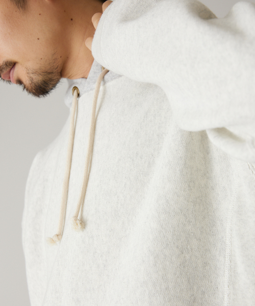 Champion（チャンピオン）の「【CHAMPION / チャンピオン】別注マルチトーン リバースウィーブパーカー（パーカー・メンズ・チャコールグレー/ブラック/ネイビー/カーキ/アイボリー・MEDIUM/LARGE/X-LARGE）」の17枚目の写真