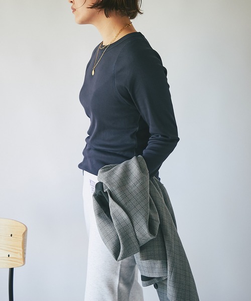 RIVE DROITE（リヴドロワ）の「一枚で決まる大人カジュアルなカットソー/テレコロングスリーブカットソー（Tシャツ/カットソー・レディース・オフホワイト/カーキ/ネイビー/グレー・FREE）」の10枚目の写真