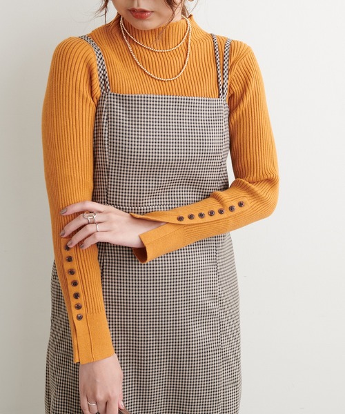 natural couture（ナチュラルクチュール）の「袖口ちび釦プチハイリブニット（ニット/セーター・レディース・オレンジ/ブルー/アイボリー/その他1/スミクロ/ライトベージュ・FREE）」の7枚目の写真