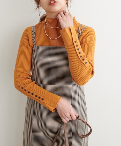 natural couture（ナチュラルクチュール）の「袖口ちび釦プチハイリブニット（ニット/セーター・レディース・オレンジ/ブルー/アイボリー/その他1/スミクロ/ライトベージュ・FREE）」の8枚目の写真