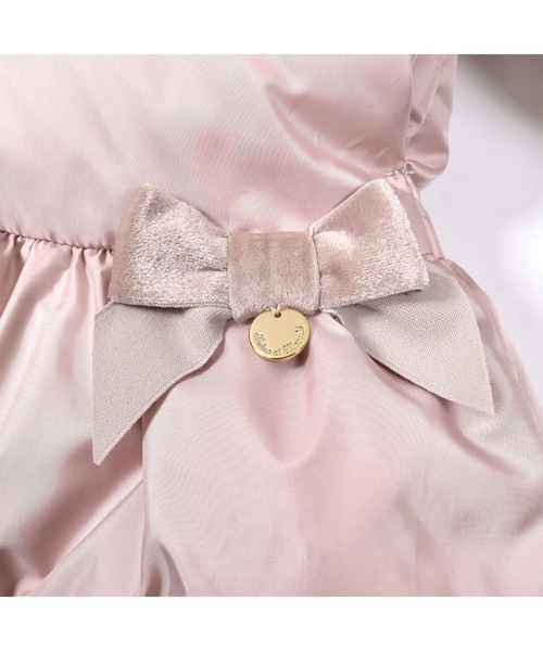 Tartine et Chocolat（タルティーヌエショコラ）の「TartineetChocolat/インスパイアタフタ取り外し可能フード付きリボン裾フリルショートダウンコート(90~140cm)（ダウンジャケット/コート・キッズ・ネイビー/ピンク・130/90/100/120/110/140）」の11枚目の写真