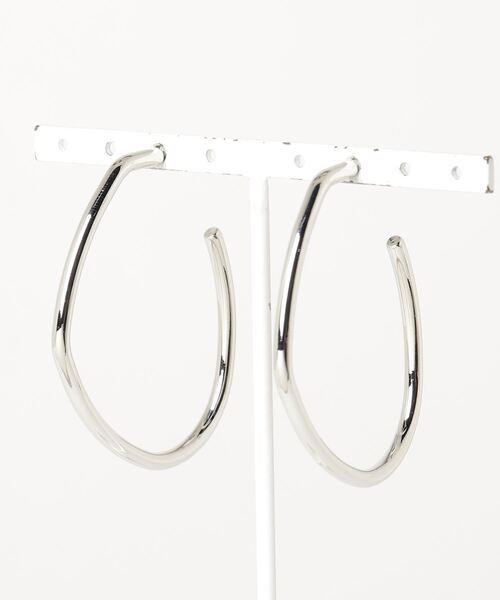 BEAMS HEART(ビームスハート)の「BEAMS HEART / ビッグ オーバル ピアス(ピアス(両耳用)・レディース・ゴールド/シルバー・ONE SIZE)」の4枚目の写真