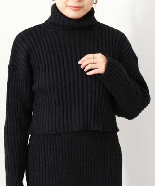 toucher du brise(トゥシェドブリーズ)の「バックシャン スリット ショート丈 ニット(ニット/セーター・レディース・ブラック/オフホワイト/ピンク/カーキ・M)」の17枚目の写真