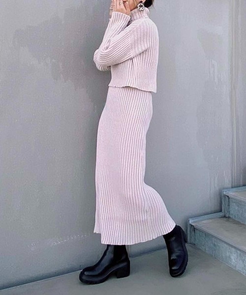 toucher du brise(トゥシェドブリーズ)の「バックシャン スリット ショート丈 ニット(ニット/セーター・レディース・ブラック/オフホワイト/ピンク/カーキ・M)」の21枚目の写真