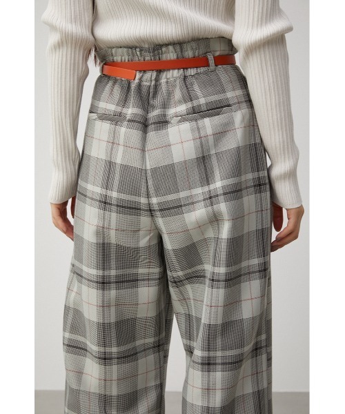 AZUL by moussy(アズールバイマウジー)の「COLOR BELT CHECK PANTS/カラーベルトチェックパンツ(その他パンツ・レディース・チャコールグレー/ライトグレー・MEDIUM/SMALL)」の20枚目の写真