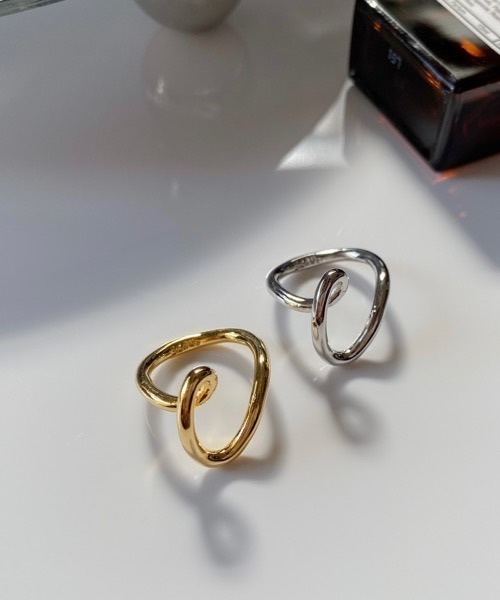 tone(トーン)の「【ECRu.】ライン ドローイングリング(リング・レディース・シルバー/ゴールド・SMALL/MEDIUM/LARGE)」の4枚目の写真