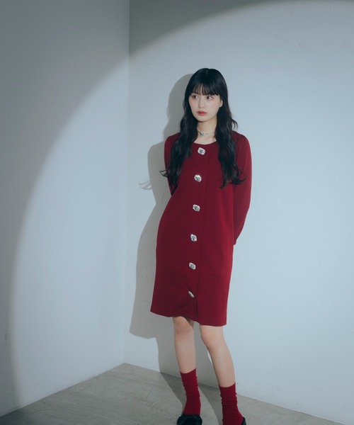 Romansual(ロマンシュアル)の「Romasual/ビジューノーカラーワンピース(ワンピース・レディース・レッド/ブラック・FREE)」の14枚目の写真
