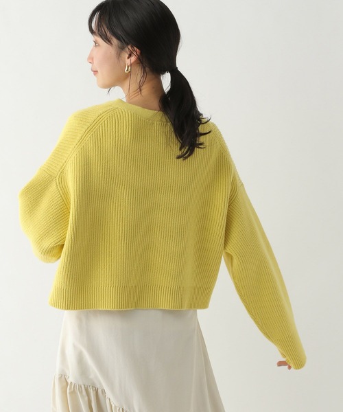 A part by（アパートバイ）の「アゼショートVネックカーディガン