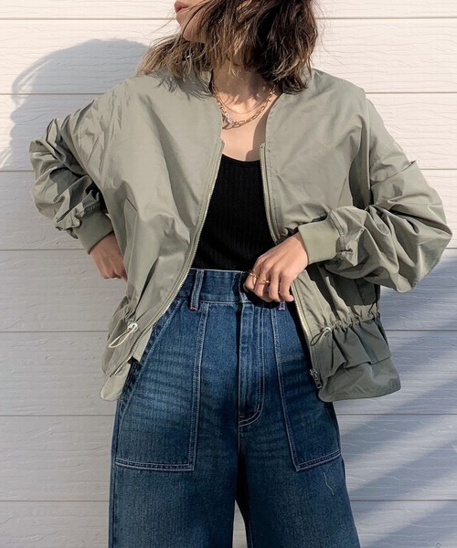 Q（キュー）の「ミリタリーギャザーブルゾン（ブルゾン・レディース・ベージュ/カーキ・MEDIUM）」の2枚目の写真