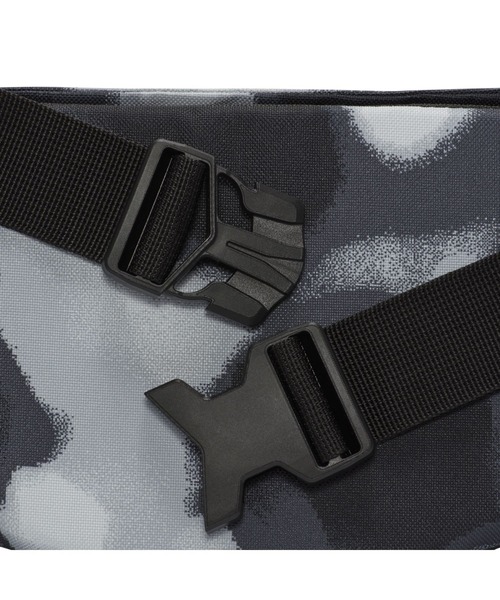 NIKE（ナイキ）の「ナイキ ヘリテージ ファニー パック (3L) / Nike Heritage Fanny Pack (3L)（ボディバッグ/ウエストポーチ・メンズ・ブラック/ブルー・ONE SIZE）」の8枚目の写真