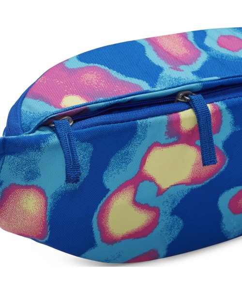 NIKE（ナイキ）の「ナイキ ヘリテージ ファニー パック (3L) / Nike Heritage Fanny Pack (3L)（ボディバッグ/ウエストポーチ・メンズ・ブラック/ブルー・ONE SIZE）」の15枚目の写真