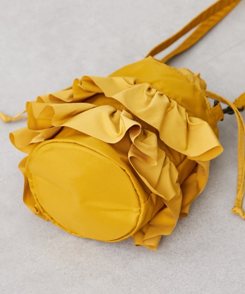 Actually(アクチュアリー)の「NYLON FRILL SHOULDER Sサイズ ナイロン フリルショルダー(ショルダーバッグ・レディース・イエロー/グレー/ブラック・フリー)」の13枚目の写真