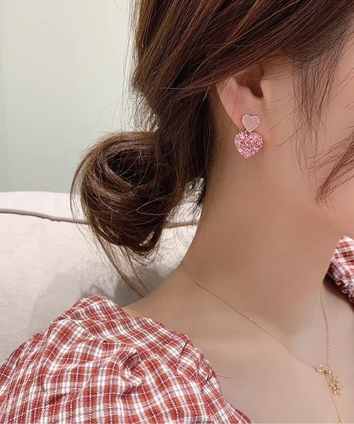 LOPASS(ロパス)の「デザインピアス(ピアス(両耳用)・レディース・その他1/その他33/ゴールド系3/その他10/ピンク/ホワイト系/その他9/その他16/その他8/T/Q/その他15/ピンク系1/B/その他27/その他6/V/その他19/その他28/H/その他7/ゴールド/その他22/P/S/その他3/その他4/E/ゴールド系1/その他25/Z/その他17/X/その他31/I/ゴールド系2/その他29/U/O/その他14/その他21/その他35/ピンク系3/その他12/L/A/ホワイト/W/N/その他23/その他13/F/ピンク系2/その他11/その他/その他34・FREE)」の4枚目の写真