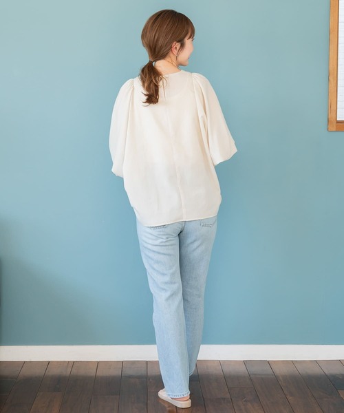 URBAN RESEARCH Sonny Label(アーバンリサーチサニーレーベル)の「『UR TECH Smart Linen Touch』ボリュームスリーブブラウス(シャツ/ブラウス・レディース・ピンク系その他/ライトカーキ/チャコールグレー/ナチュラル・FREE)」の10枚目の写真