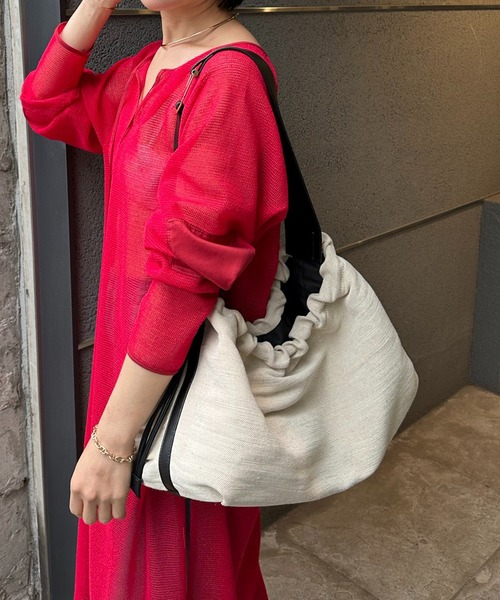 PAPILLONNER（パピヨネ）の「メタルバックルショルダー